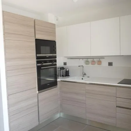 Secret Garden 203 Apartment *