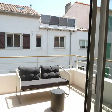 Apartment Secret Garden 203 *