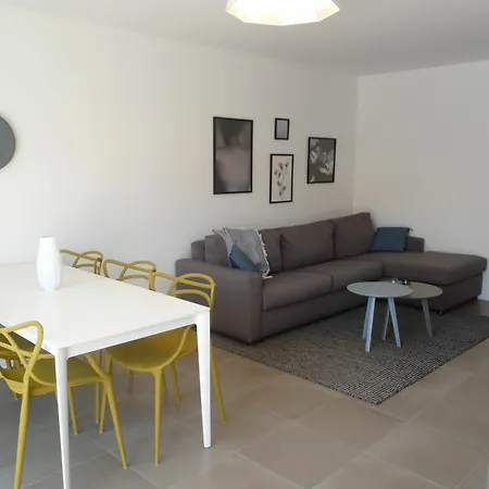 Apartment Secret Garden 203 *